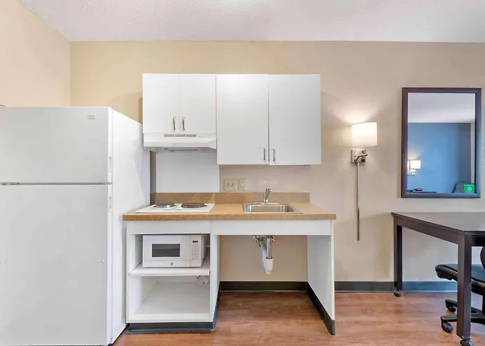 Extended Stay America Select Suites - Charlotte - University Place - E Mccullough Dr