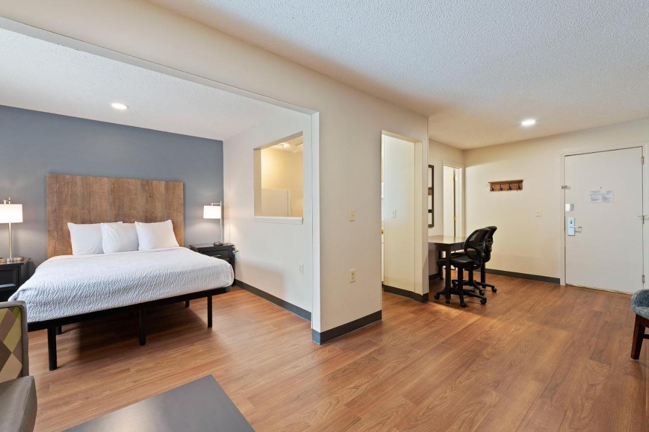 Extended America Select - - Place - E Mccullough Dr 2*