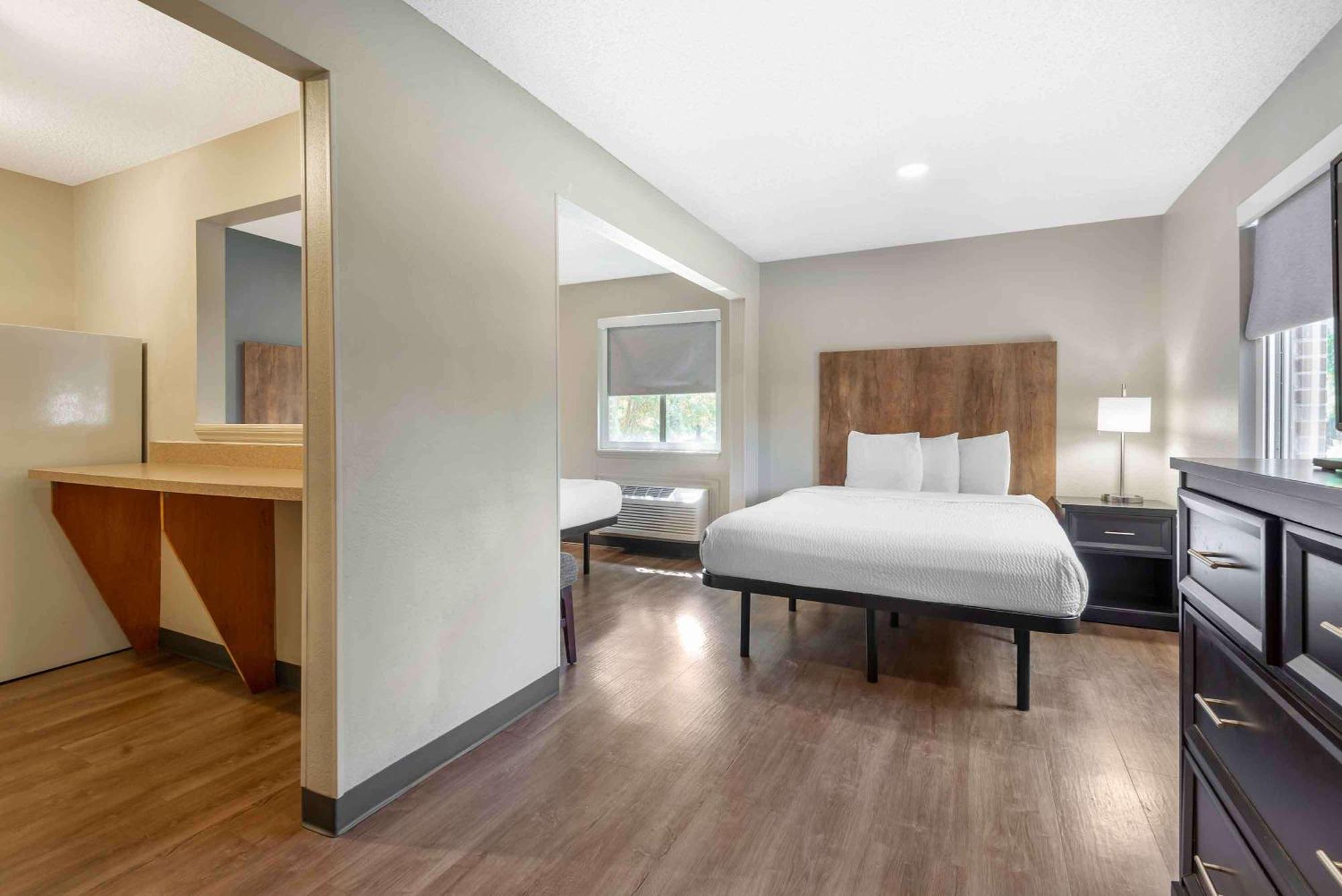 Extended America Select - - Place - E Mccullough Dr Hotel 2*