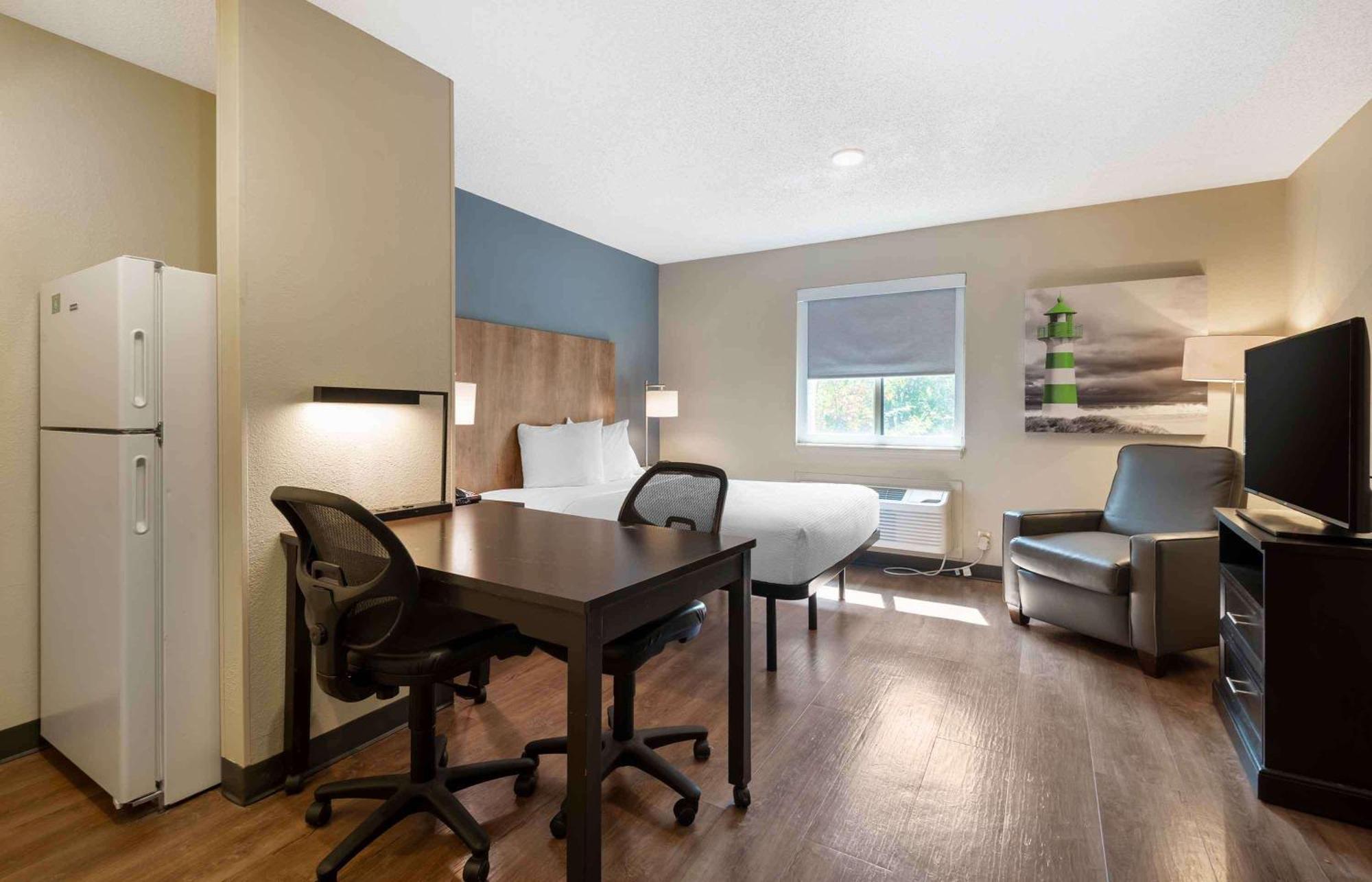 Extended America Select - - Place - E Mccullough Dr 2* Charlotte
