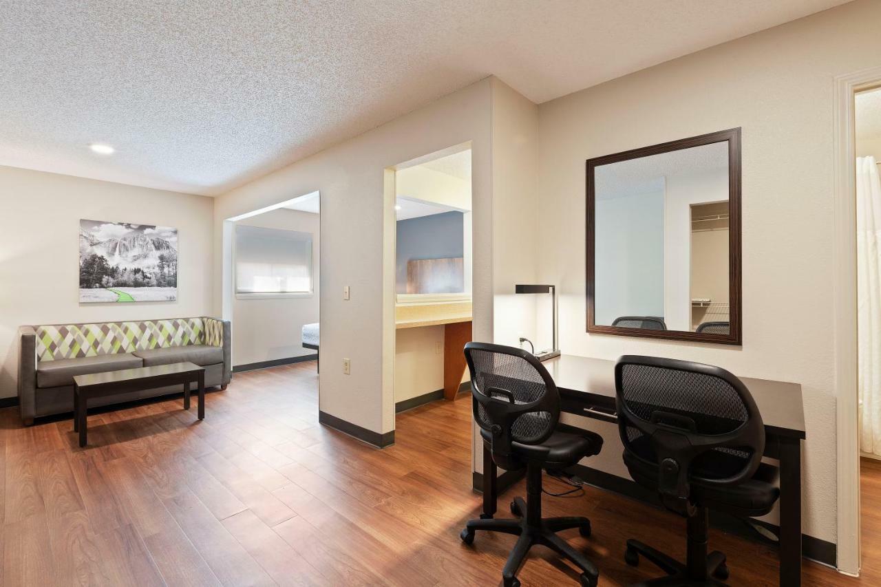 Extended America Select - - Place - E Mccullough Dr