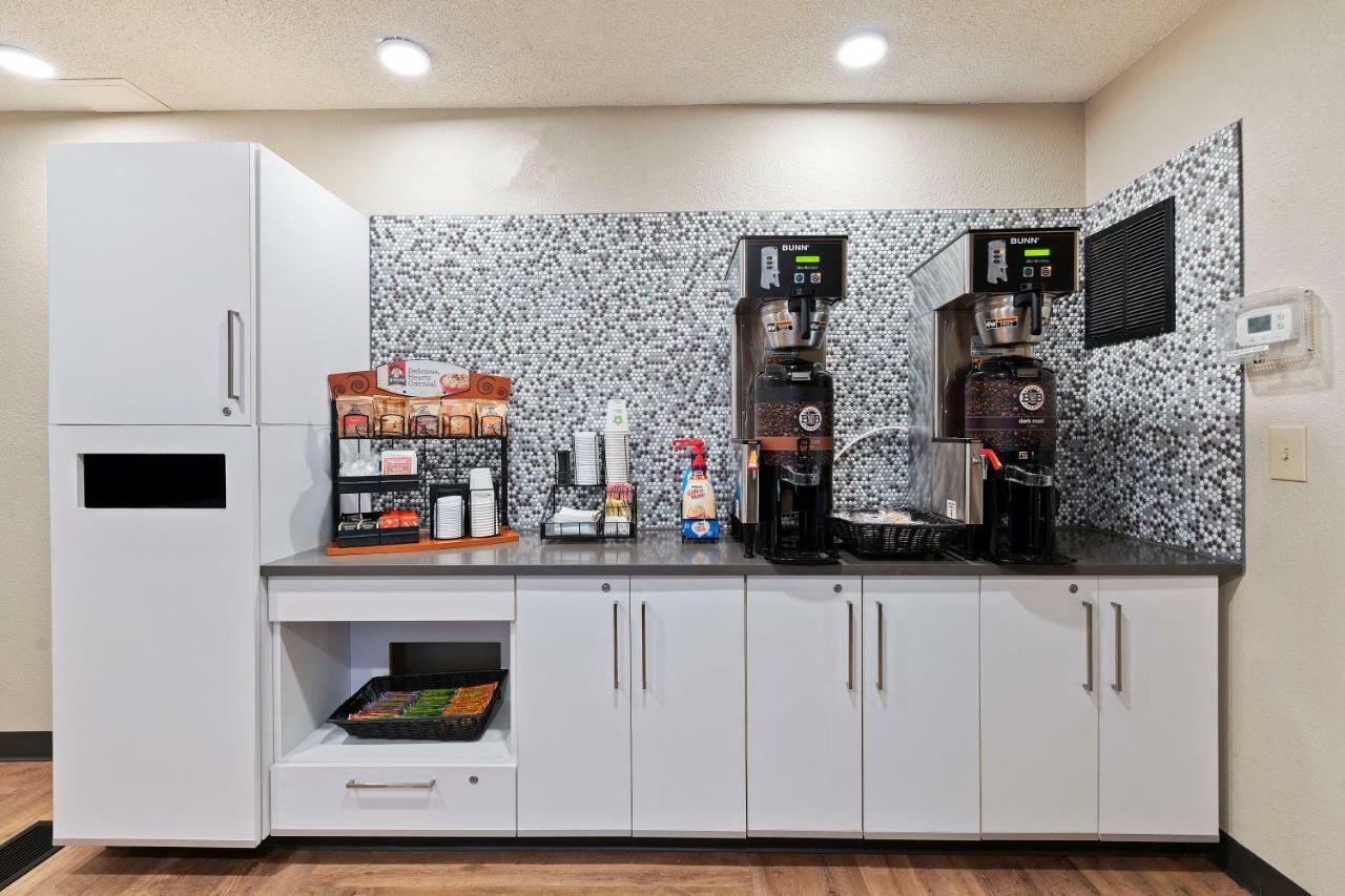 Extended America Select - - Place - E Mccullough Dr Charlotte