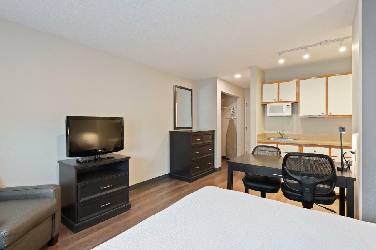 Extended America Select - - Place - E Mccullough Dr 2* Charlotte